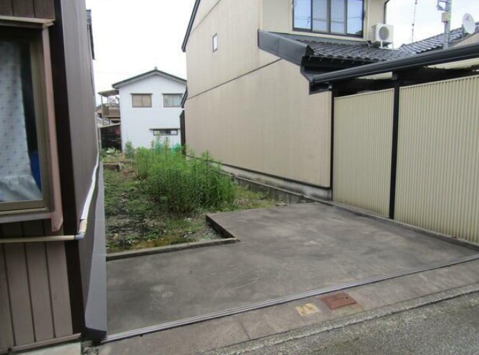 高岡市清水町２丁目12-22  