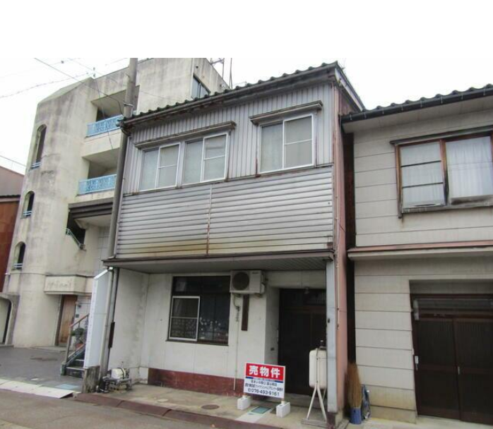 小矢部市新富町2-31  